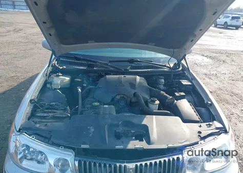 2002 Lincoln Town Car Cartier from USA, damaged, VIN 1LNHM83W02Y647116